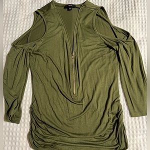 NWOT Women’s Mine Olive 🫒 Green Blouse
